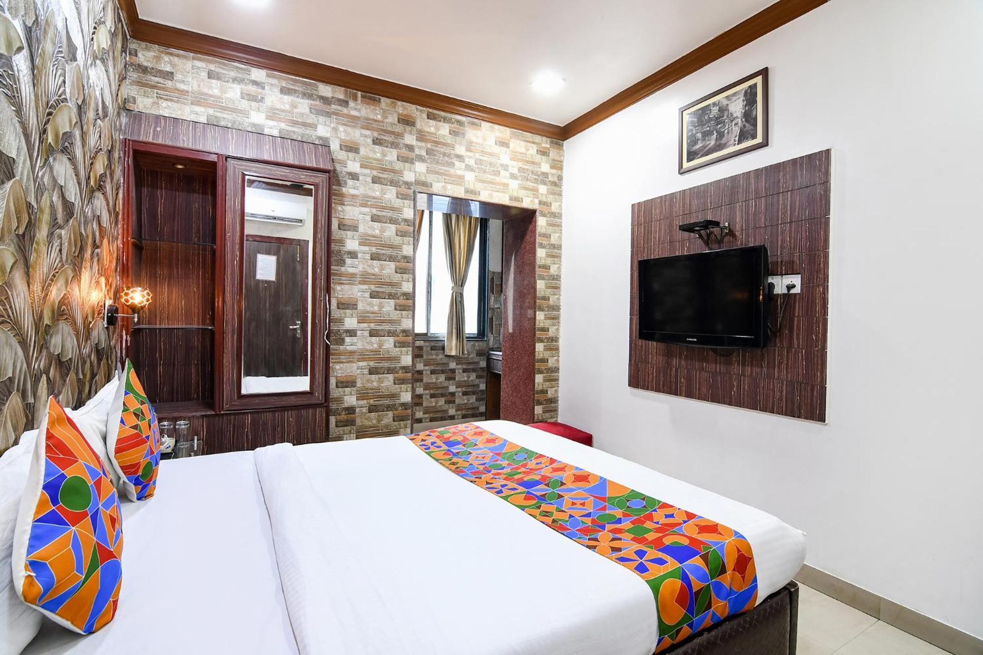 Hotel Diamond Suites Kalküta Dış mekan fotoğraf