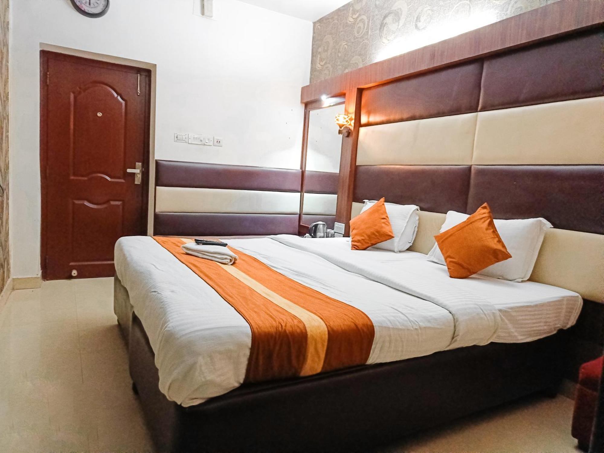 Hotel Diamond Suites Kalküta Dış mekan fotoğraf