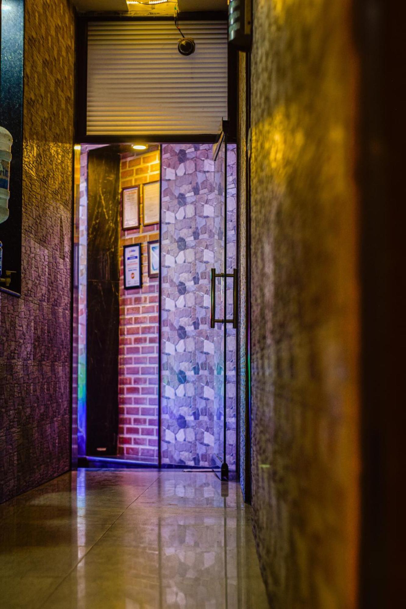 Hotel Diamond Suites Kalküta Dış mekan fotoğraf