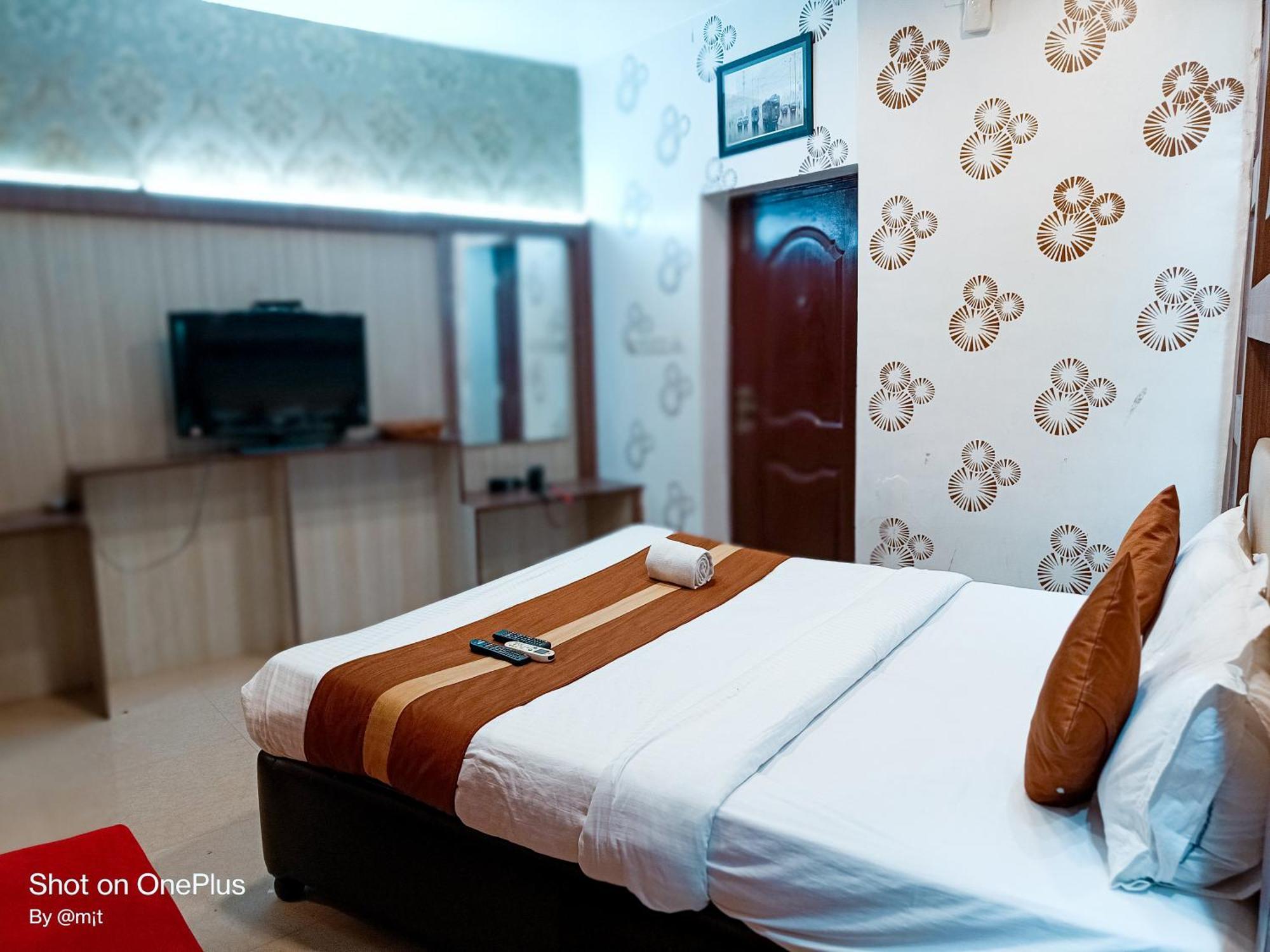 Hotel Diamond Suites Kalküta Dış mekan fotoğraf