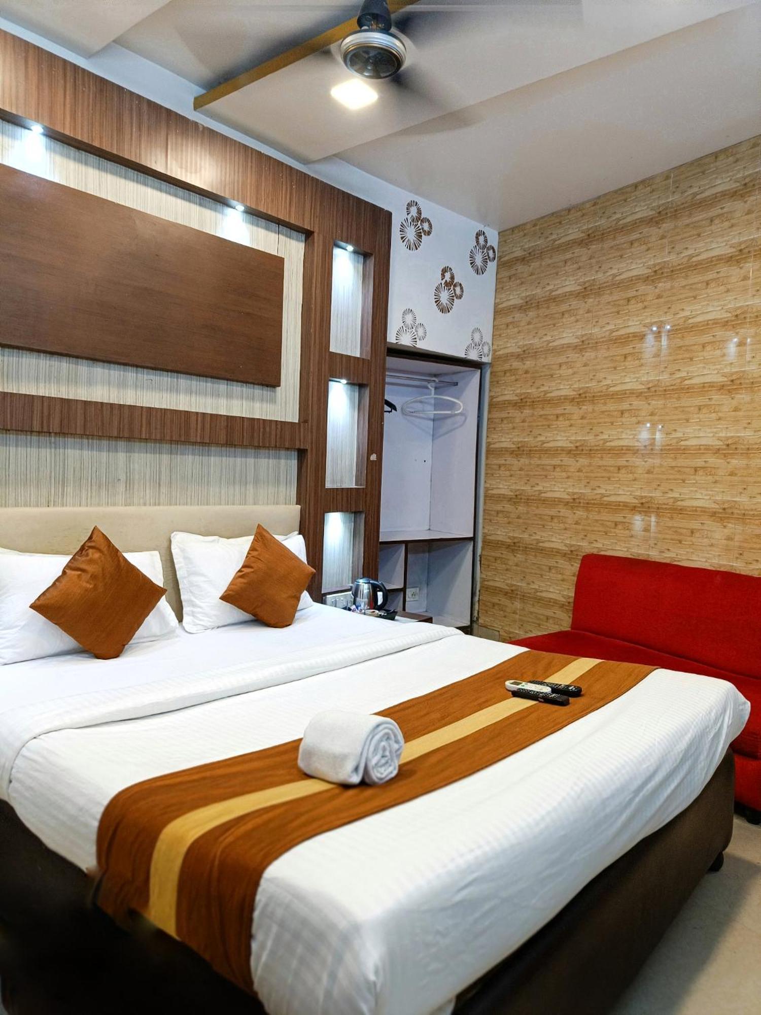 Hotel Diamond Suites Kalküta Dış mekan fotoğraf