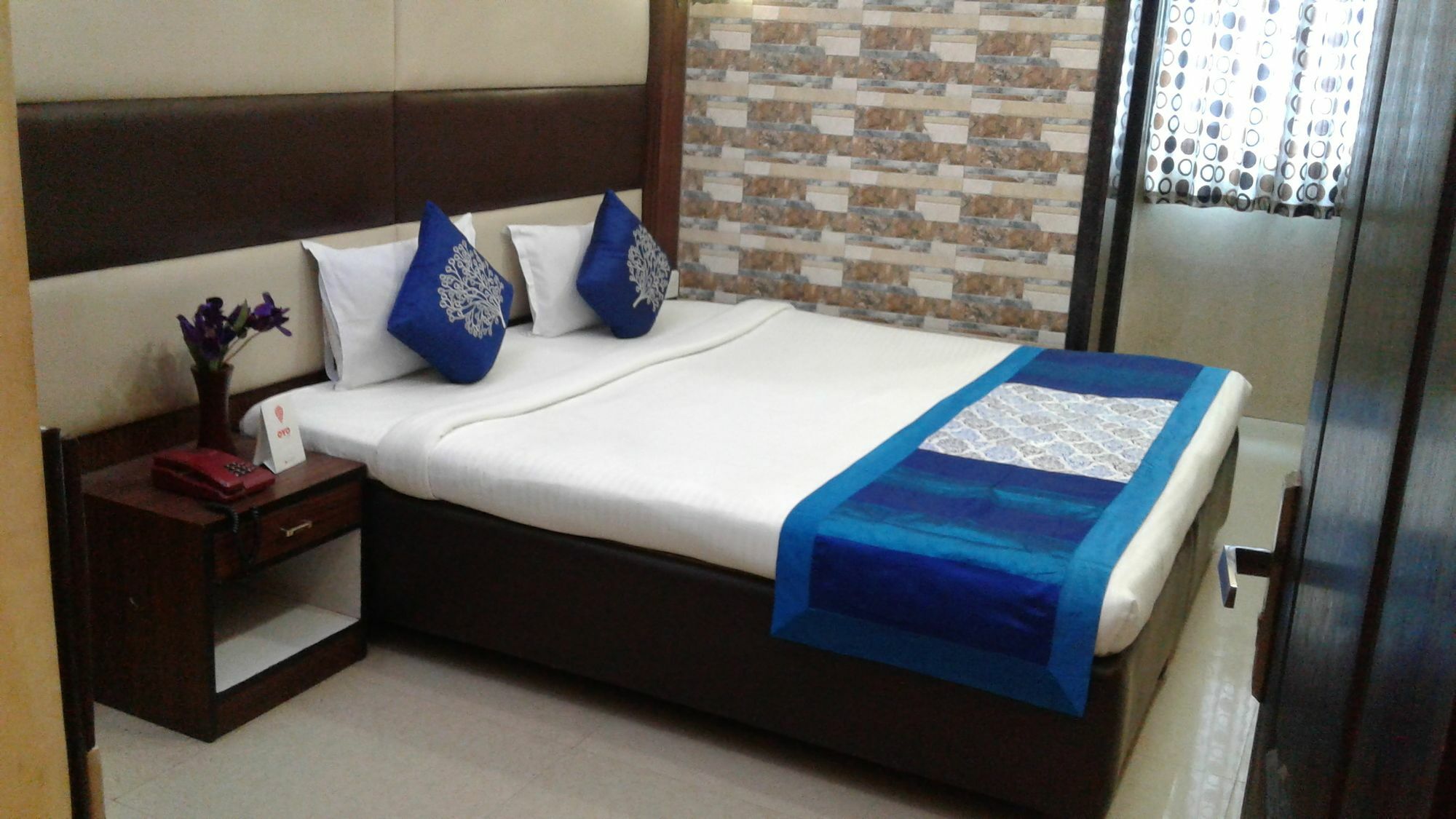 Hotel Diamond Suites Kalküta Dış mekan fotoğraf